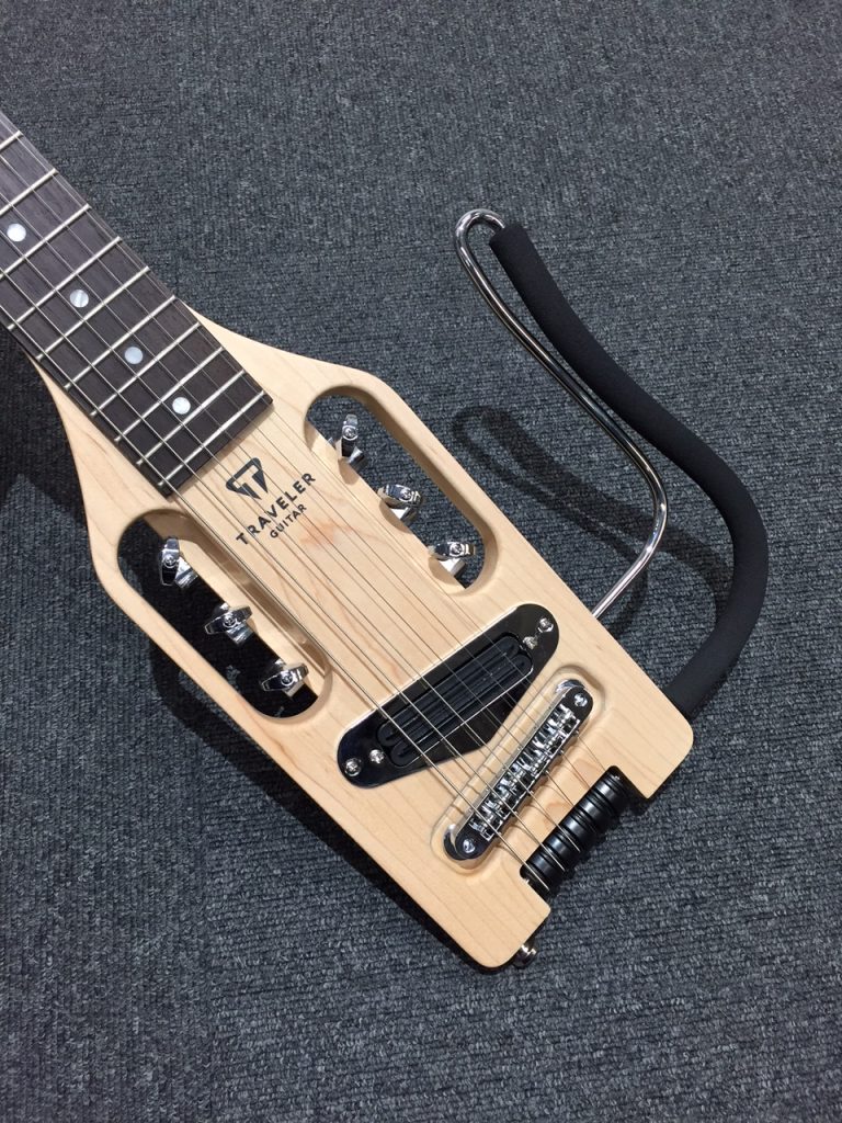 持ち運びに便利！お手軽に弾けるギター、その名は「TRAVELER GUITAR